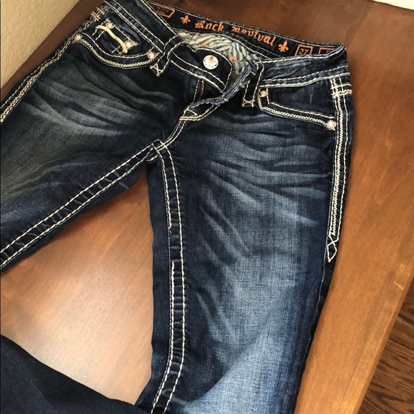 SIZE 27 ROCK REVIVAL JEANS - Picture 2 of 2